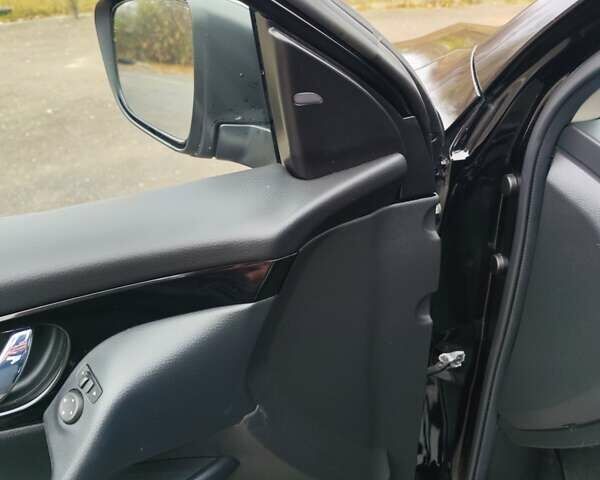 Чорний Ніссан Кашкай, об'ємом двигуна 2 л та пробігом 133 тис. км за 15300 $, фото 9 на Automoto.ua