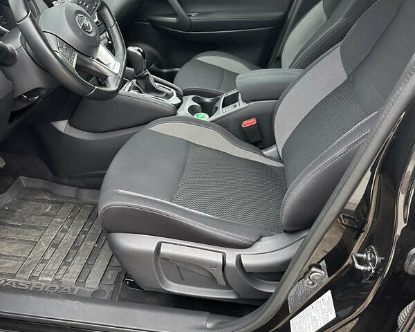 Черный Ниссан Кашкай, объемом двигателя 2 л и пробегом 42 тыс. км за 20000 $, фото 7 на Automoto.ua