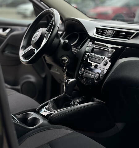 Чорний Ніссан Кашкай, об'ємом двигуна 2 л та пробігом 75 тис. км за 22000 $, фото 1 на Automoto.ua