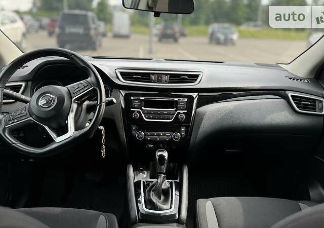 Чорний Ніссан Кашкай, об'ємом двигуна 2 л та пробігом 75 тис. км за 22000 $, фото 4 на Automoto.ua