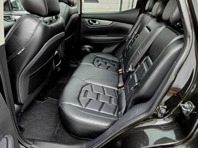 Черный Ниссан Кашкай, объемом двигателя 1.3 л и пробегом 67 тыс. км за 12000 $, фото 10 на Automoto.ua