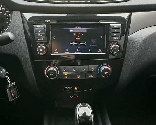 Черный Ниссан Кашкай, объемом двигателя 2 л и пробегом 27 тыс. км за 18400 $, фото 34 на Automoto.ua