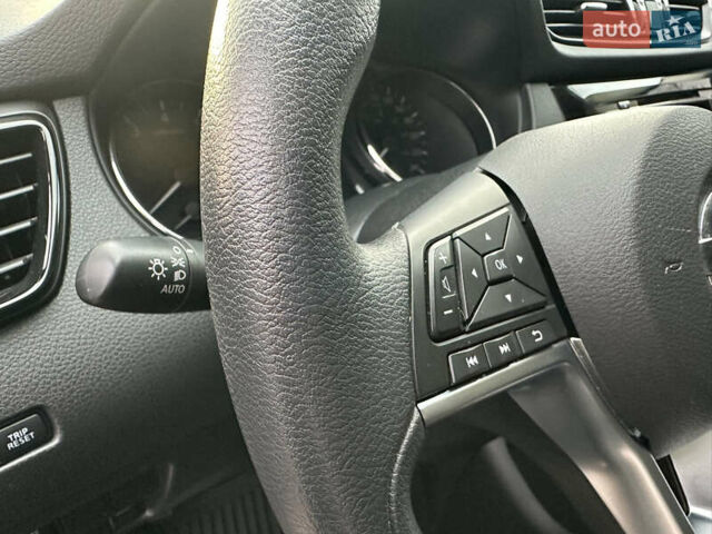 Черный Ниссан Кашкай, объемом двигателя 2 л и пробегом 27 тыс. км за 18400 $, фото 31 на Automoto.ua