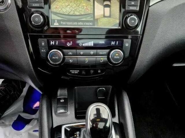 Черный Ниссан Кашкай, объемом двигателя 1.3 л и пробегом 67 тыс. км за 12000 $, фото 12 на Automoto.ua