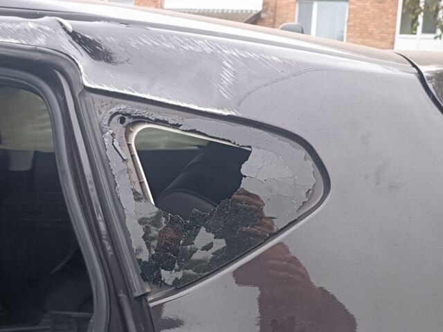 Фиолетовый Ниссан Кашкай, объемом двигателя 2 л и пробегом 190 тыс. км за 3500 $, фото 7 на Automoto.ua