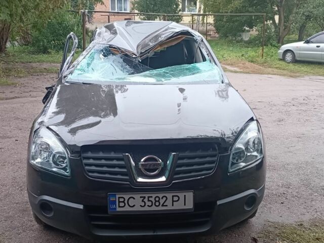 Фиолетовый Ниссан Кашкай, объемом двигателя 2 л и пробегом 190 тыс. км за 3500 $, фото 1 на Automoto.ua