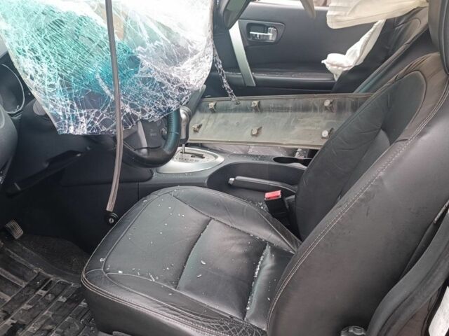 Фиолетовый Ниссан Кашкай, объемом двигателя 2 л и пробегом 190 тыс. км за 3500 $, фото 8 на Automoto.ua