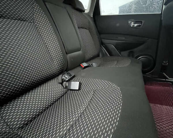 Фиолетовый Ниссан Кашкай, объемом двигателя 1.46 л и пробегом 243 тыс. км за 9800 $, фото 18 на Automoto.ua