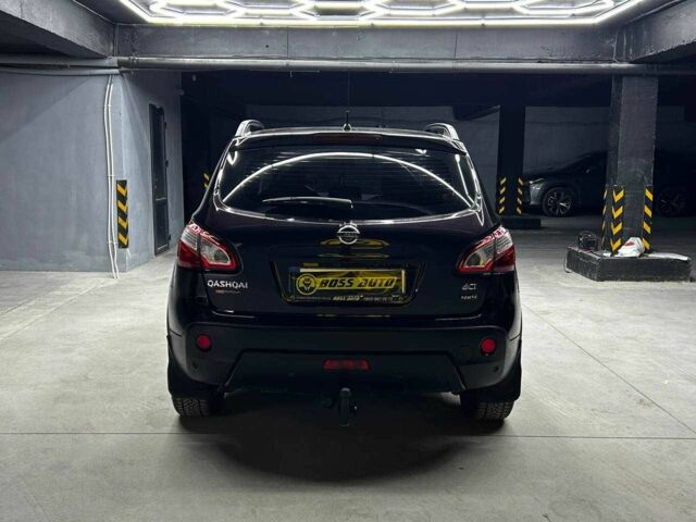 Фиолетовый Ниссан Кашкай, объемом двигателя 2 л и пробегом 183 тыс. км за 13700 $, фото 4 на Automoto.ua