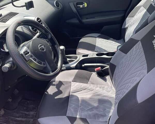 Фіолетовий Ніссан Кашкай, об'ємом двигуна 1.6 л та пробігом 182 тис. км за 9879 $, фото 5 на Automoto.ua