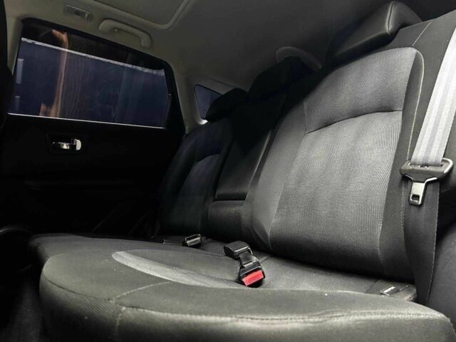 Фиолетовый Ниссан Кашкай, объемом двигателя 2 л и пробегом 183 тыс. км за 13700 $, фото 12 на Automoto.ua