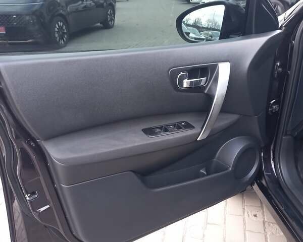 Фиолетовый Ниссан Кашкай, объемом двигателя 2 л и пробегом 201 тыс. км за 10200 $, фото 10 на Automoto.ua