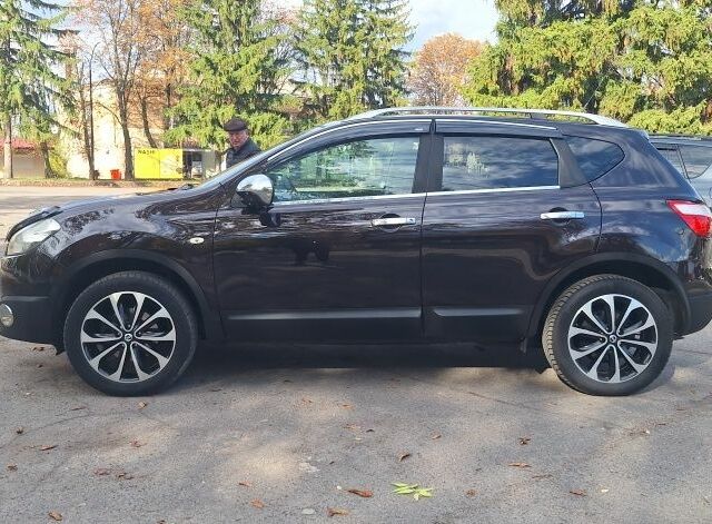 Фиолетовый Ниссан Кашкай, объемом двигателя 0 л и пробегом 202 тыс. км за 11500 $, фото 3 на Automoto.ua