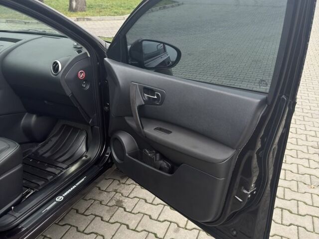 Фиолетовый Ниссан Кашкай, объемом двигателя 1.6 л и пробегом 304 тыс. км за 11200 $, фото 9 на Automoto.ua