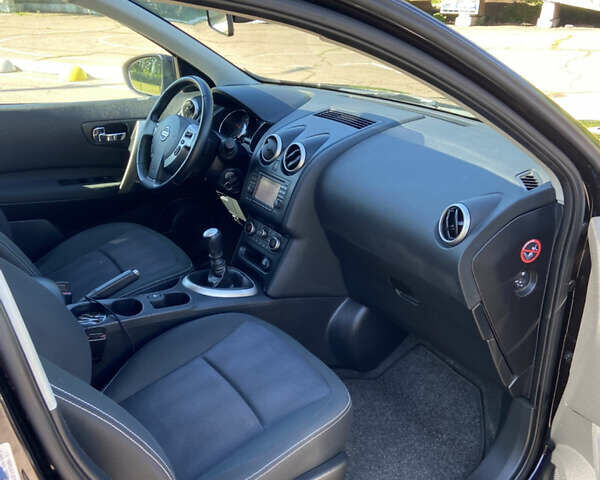 Фиолетовый Ниссан Кашкай, объемом двигателя 1.5 л и пробегом 200 тыс. км за 10600 $, фото 6 на Automoto.ua