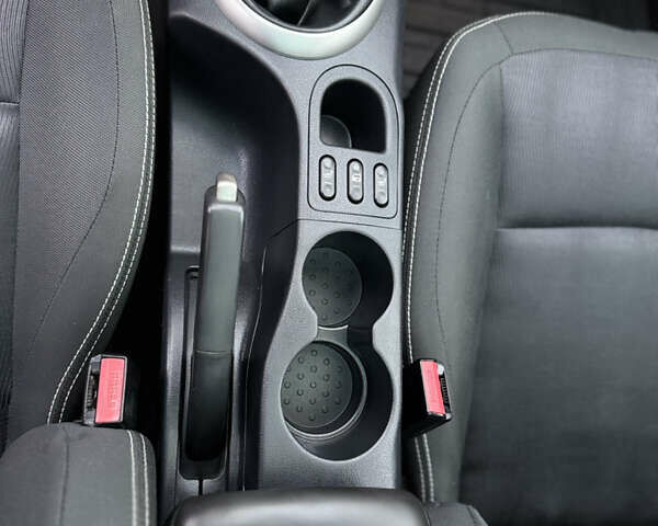 Фиолетовый Ниссан Кашкай, объемом двигателя 1.6 л и пробегом 242 тыс. км за 11450 $, фото 10 на Automoto.ua