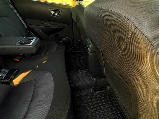 Фиолетовый Ниссан Кашкай, объемом двигателя 2 л и пробегом 146 тыс. км за 11500 $, фото 7 на Automoto.ua