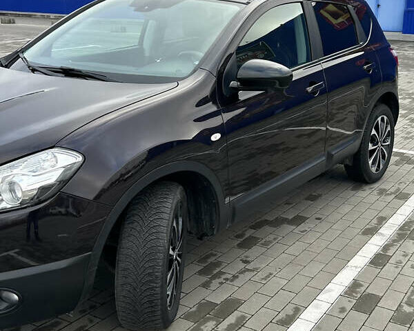 Фиолетовый Ниссан Кашкай, объемом двигателя 1.6 л и пробегом 119 тыс. км за 12200 $, фото 1 на Automoto.ua