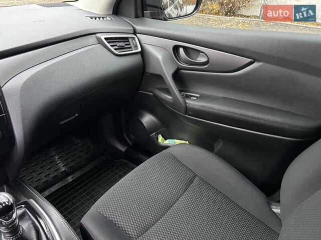 Фиолетовый Ниссан Кашкай, объемом двигателя 2 л и пробегом 42 тыс. км за 19300 $, фото 14 на Automoto.ua