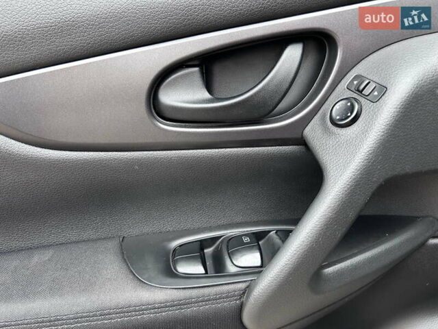 Фиолетовый Ниссан Кашкай, объемом двигателя 2 л и пробегом 42 тыс. км за 19300 $, фото 15 на Automoto.ua