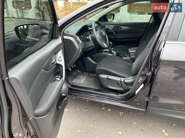 Фиолетовый Ниссан Кашкай, объемом двигателя 2 л и пробегом 42 тыс. км за 19300 $, фото 4 на Automoto.ua