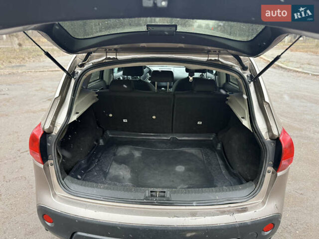 Коричневый Ниссан Кашкай, объемом двигателя 1.5 л и пробегом 171 тыс. км за 6500 $, фото 14 на Automoto.ua