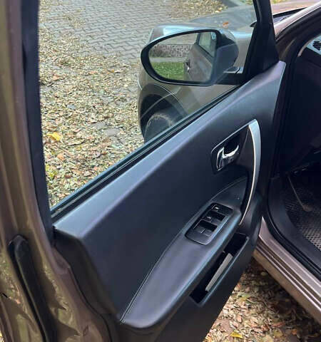 Коричневый Ниссан Кашкай, объемом двигателя 2 л и пробегом 245 тыс. км за 8700 $, фото 16 на Automoto.ua