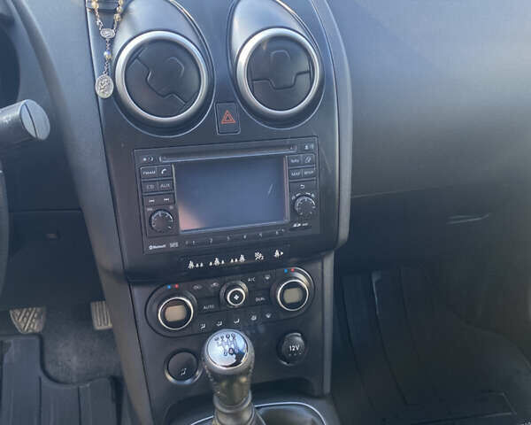 Коричневый Ниссан Кашкай, объемом двигателя 2 л и пробегом 266 тыс. км за 9500 $, фото 6 на Automoto.ua