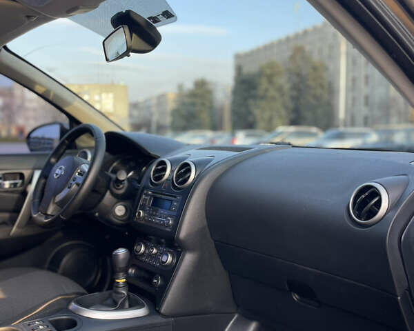 Коричневый Ниссан Кашкай, объемом двигателя 2 л и пробегом 210 тыс. км за 7299 $, фото 17 на Automoto.ua