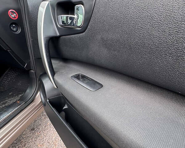 Коричневий Ніссан Кашкай, об'ємом двигуна 1.6 л та пробігом 95 тис. км за 12499 $, фото 28 на Automoto.ua