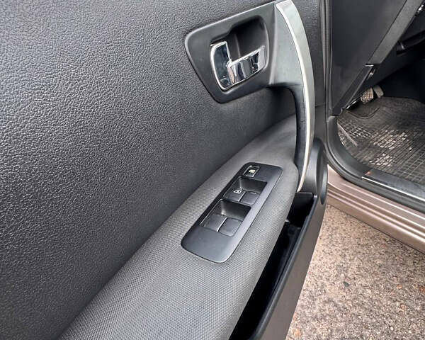 Коричневий Ніссан Кашкай, об'ємом двигуна 1.6 л та пробігом 95 тис. км за 12499 $, фото 15 на Automoto.ua