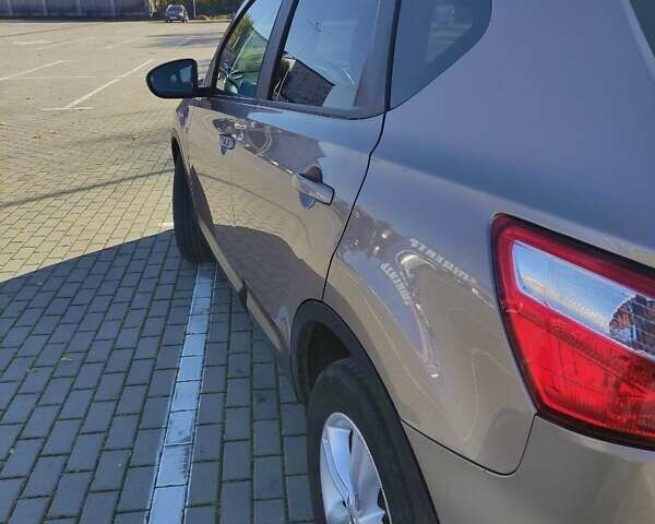 Коричневый Ниссан Кашкай, объемом двигателя 1.6 л и пробегом 215 тыс. км за 10600 $, фото 2 на Automoto.ua