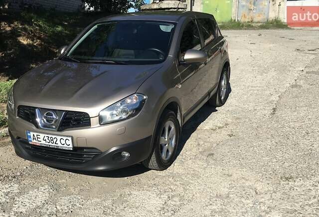 Коричневый Ниссан Кашкай, объемом двигателя 1.6 л и пробегом 196 тыс. км за 10500 $, фото 4 на Automoto.ua