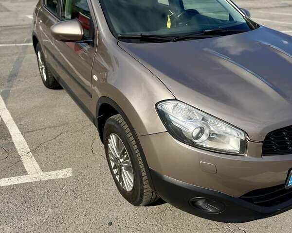 Коричневий Ніссан Кашкай, об'ємом двигуна 2 л та пробігом 173 тис. км за 12800 $, фото 1 на Automoto.ua