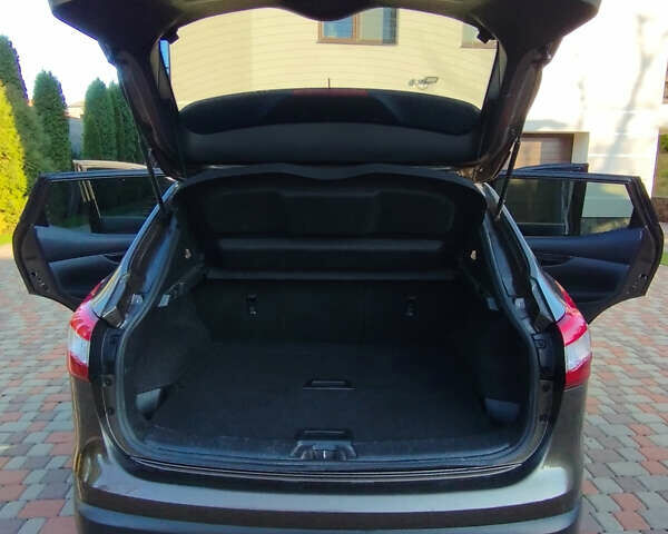 Коричневий Ніссан Кашкай, об'ємом двигуна 1.46 л та пробігом 207 тис. км за 14000 $, фото 7 на Automoto.ua