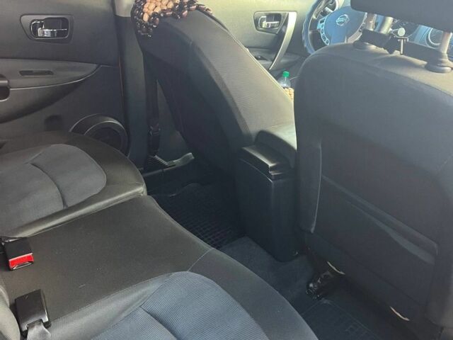 Красный Ниссан Кашкай, объемом двигателя 1.5 л и пробегом 250 тыс. км за 11700 $, фото 6 на Automoto.ua