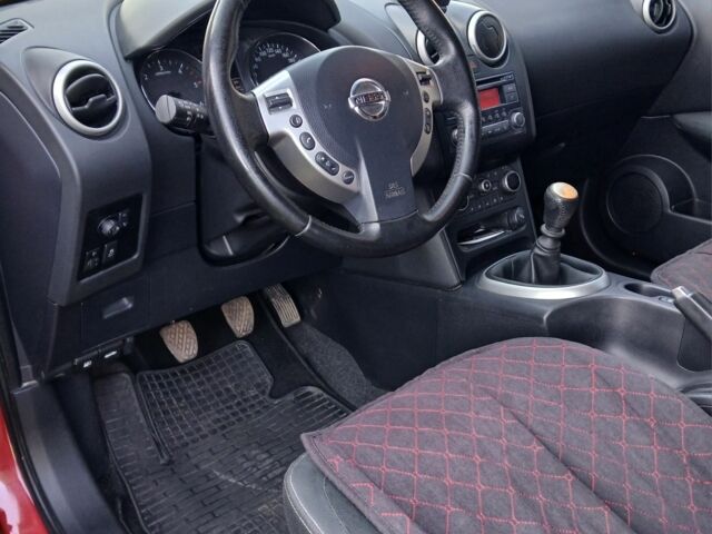 Красный Ниссан Кашкай, объемом двигателя 1.5 л и пробегом 250 тыс. км за 11700 $, фото 9 на Automoto.ua