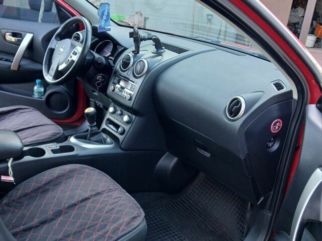 Красный Ниссан Кашкай, объемом двигателя 1.5 л и пробегом 250 тыс. км за 11700 $, фото 8 на Automoto.ua