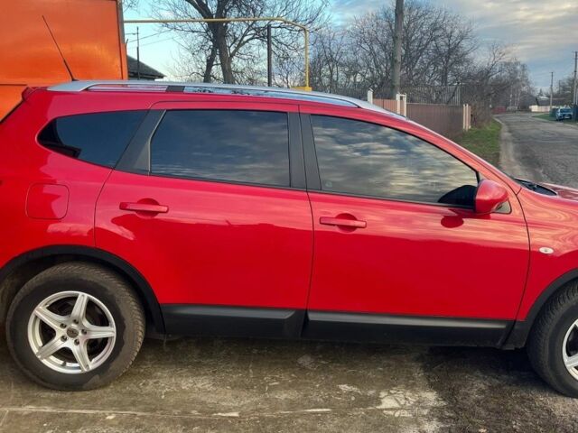 Красный Ниссан Кашкай, объемом двигателя 1.5 л и пробегом 250 тыс. км за 11700 $, фото 3 на Automoto.ua