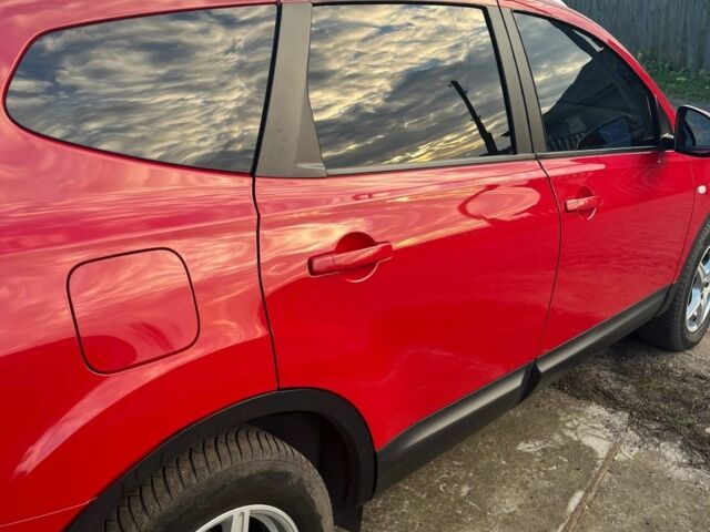 Красный Ниссан Кашкай, объемом двигателя 1.5 л и пробегом 250 тыс. км за 11700 $, фото 2 на Automoto.ua