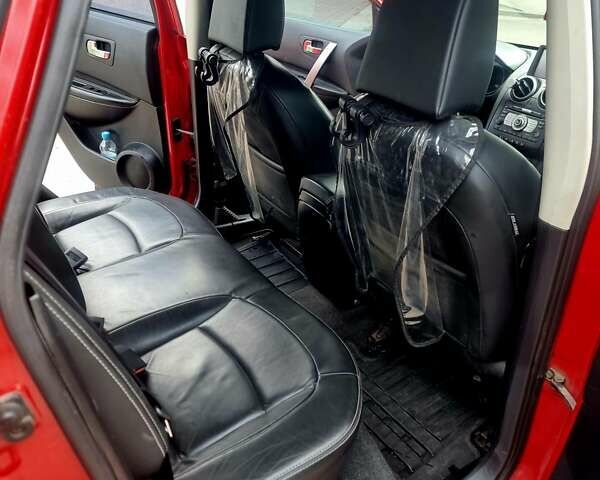 Красный Ниссан Кашкай, объемом двигателя 2 л и пробегом 183 тыс. км за 7500 $, фото 4 на Automoto.ua