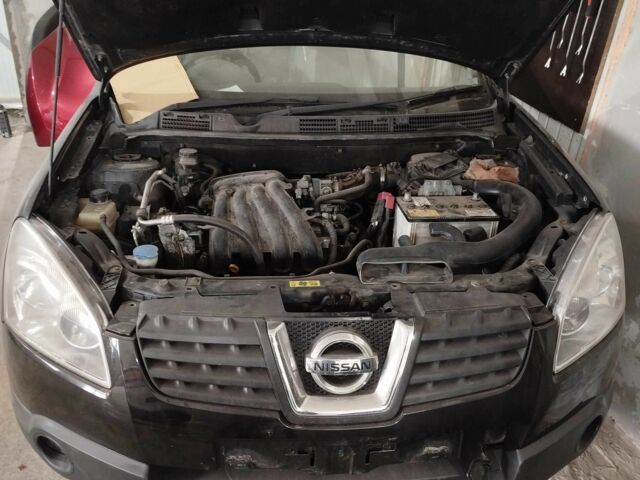 Красный Ниссан Кашкай, объемом двигателя 1.6 л и пробегом 176 тыс. км за 2500 $, фото 4 на Automoto.ua