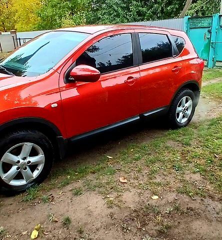 Красный Ниссан Кашкай, объемом двигателя 1.6 л и пробегом 218 тыс. км за 6600 $, фото 5 на Automoto.ua