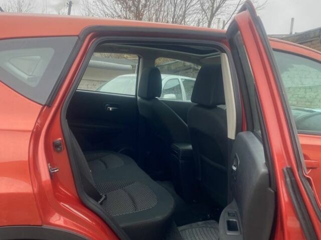 Красный Ниссан Кашкай, объемом двигателя 1.5 л и пробегом 230 тыс. км за 4499 $, фото 5 на Automoto.ua