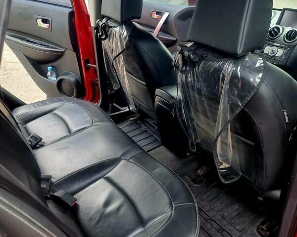 Красный Ниссан Кашкай, объемом двигателя 2 л и пробегом 183 тыс. км за 7500 $, фото 5 на Automoto.ua