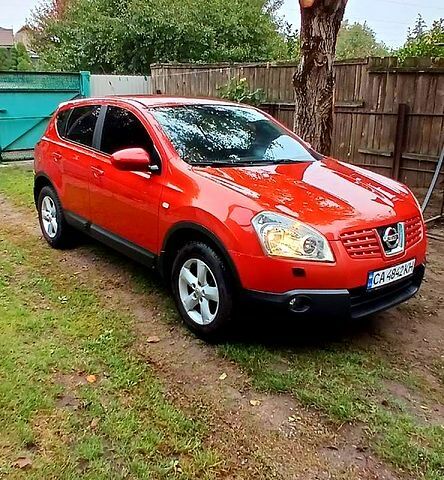 Красный Ниссан Кашкай, объемом двигателя 1.6 л и пробегом 218 тыс. км за 6600 $, фото 1 на Automoto.ua