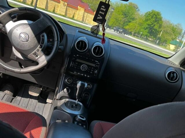 Красный Ниссан Кашкай, объемом двигателя 2 л и пробегом 175 тыс. км за 6500 $, фото 2 на Automoto.ua