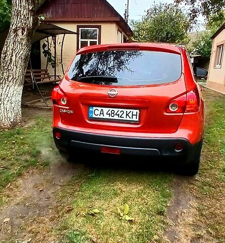 Красный Ниссан Кашкай, объемом двигателя 1.6 л и пробегом 218 тыс. км за 6600 $, фото 3 на Automoto.ua