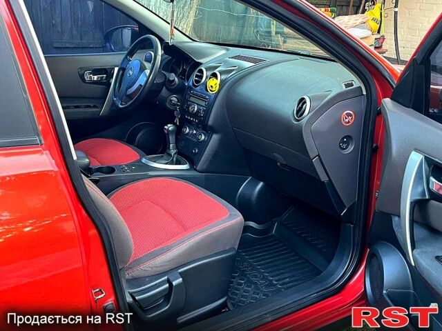 Красный Ниссан Кашкай, объемом двигателя 1.6 л и пробегом 218 тыс. км за 6600 $, фото 7 на Automoto.ua