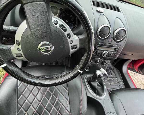 Красный Ниссан Кашкай, объемом двигателя 1.6 л и пробегом 170 тыс. км за 7250 $, фото 6 на Automoto.ua